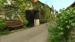 Today we're on the road in Dorset with our Summer Bus tour. As well as being a farming community, Cranborne Chase is also a designated area of outstanding natural beauty. But what's it like to live there? | BBC Hampshire & Isle of Wight