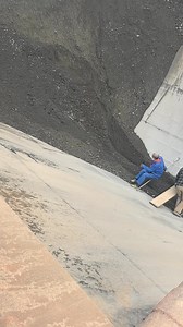 Video of a cargo ship unloading ore at the canal dock #ore #self-unloading ship #canal | Unloading Sailors