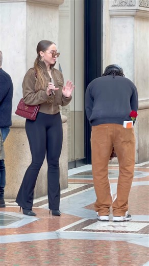 I put a smile on her faces 🌹🥰 #fyp #smile #kindness #viralvideo #viralvideos #lovely #dance #music