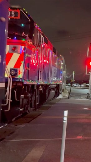 METX 105 trailing on OUTBOUND TRAIN #625