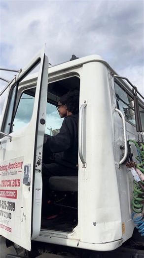 2.6K views · 33 reactions |  CDL TRAINING ON SALE BLACK FRIDAY DEALS...