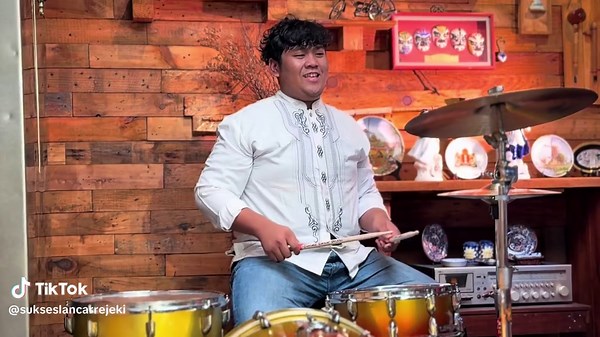 MV Lebaran so Far Away ad di channel youtubenya Sukses Lancar Rejeki ya gaes.🙏🏻 #lebaran #lebaranekstrasale #lebaran2026 #sukseslancarrejeki #ketupat