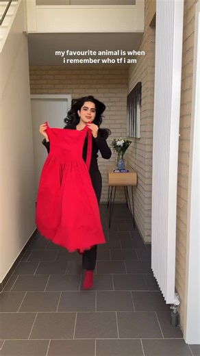 Instagram video by Trending Chicks • Dec 20, 2025 at 10:43 PM