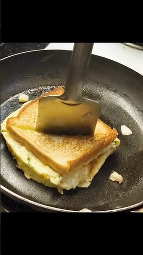 Bread egg sandwich