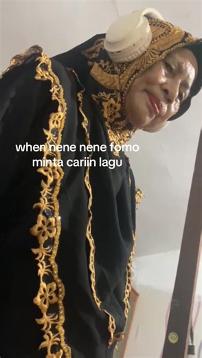 Nenek FOMO: Lagu Salawat yang Menghibur