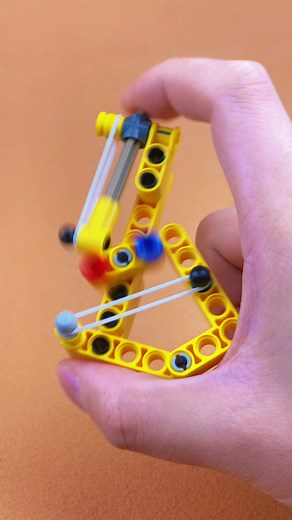 A stress relief gadget made with LEGO parts…#lego #legotiktok #legomoc #build #stressrelief #satisfying #asmr