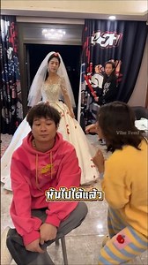 He invited his older brother to play a game of "don't turn your back" as a surprise. 😅