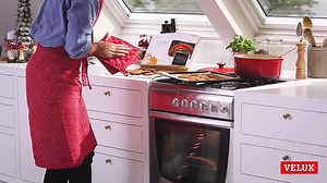 Am Adventssonntag ist Rätselzeit: Welche voreingestellten Programme kann unser Plätzchen backender Vater in seinem VELUX INTEGRA® Control Pad auswählen, um für mehr Wohnkomfort und ein gutes Raumklima zu sorgen? Einige Tipps findet ihr auf: www.velux.de/integra Unter allen Kommentaren verlosen wir ein großes VELUX Überraschungspaket. (Teilnahme ab 18 Jahren, Facebook steht in keiner Verbindung zu diesem Gewinnspiel, alle Daten werden nur zur Ermittlung des Gewinners und zum Gewinnversand im Rahm