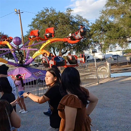 Sneak peek at the Fort Bend County Fair this evening. Admission is free. Rides and food will cost you. | Fort Bend Herald
