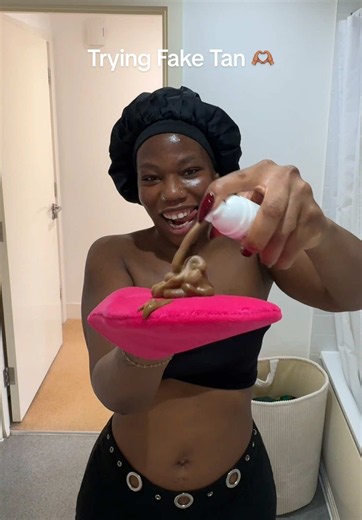 getting holiday ready… my little sister swear by self tanning for black girls 🫣 so let’s see… #beauty #stmoritz #selftan