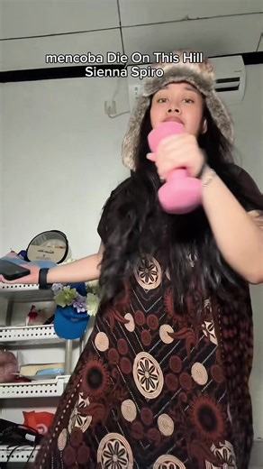 Mella Carli: Pertama Kali Nyanyi di Sosmed