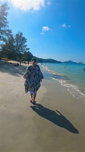 Exploring Langkawi beaches ⛱️ #langkawi #malaysia #islands #travelvlog