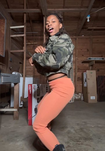 Country Line Dancing: Join the Fun with Tay Cheesy