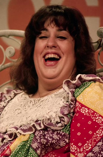 Cass Elliot, born Ellen Naomi Cohen on September 19, 1941, in Baltimore, Maryland, USA, was an American singer and actress. She is best known as a member of the legendary folk-rock group The Mamas & the Papas and for her powerful, warm voice. Cass Elliot became one of the most recognizable female vocalists of the 1960s. Early Life Cass Elliot grew up in a Jewish family and showed interest in music and acting from a young age. As a teenager, she moved to New York City to pursue a career in entert