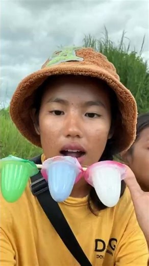 Jelly on a stick 😋 #survival #outdoor #bushcraft