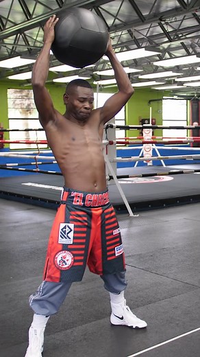 Check out some of the best medicine ball exercises performed by Mundo Boxing’s champions🏆🥊 One of 22 strength & conditioning videos included in TRAIN TO WIN, the 8-Week Online Training Camp designed by Dr. Pedro Díaz 🎓🥊 Available in English and Spanish 🇺🇸 🇪🇸 #Boxing #Boxeo #TrainingCamp #PedroDiaz #TheSweetScience #BoxingTechnique #Masterclass #MedicineBall