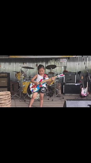 7 Years Ago Guitar Solo Cover by Thai Girl | Electric Guitarist