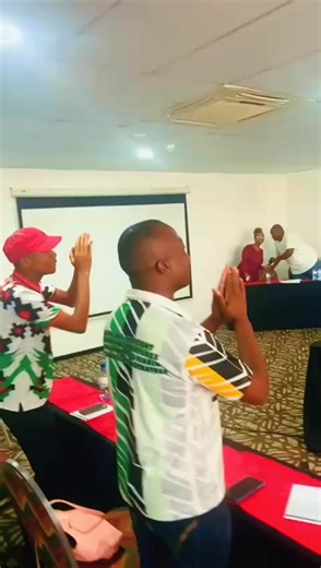 Isibhamu into'yami 🙌🏾 #anc #ancyl #gwijo