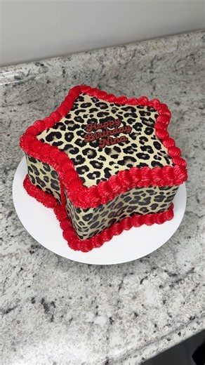 Cheetah Print Star Cake 🧁 #cake #baking #crumbcoat