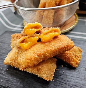 2.2M views · 11K reactions | Mango Bread Pie combines the rich, moist texture of bread with the luscious sweetness of ripe mangoes, baked into a golden, flaky crust. This tropical-inspired treat is perfect for dessert, snacks, or a delightful breakfast! #MangoBreadPie #TropicalFlavors #HomemadeBaking #SweetAndFruity #EasyDesserts #BakedGoodness #FoodieFavorites | Yummy Kitchen | Facebook