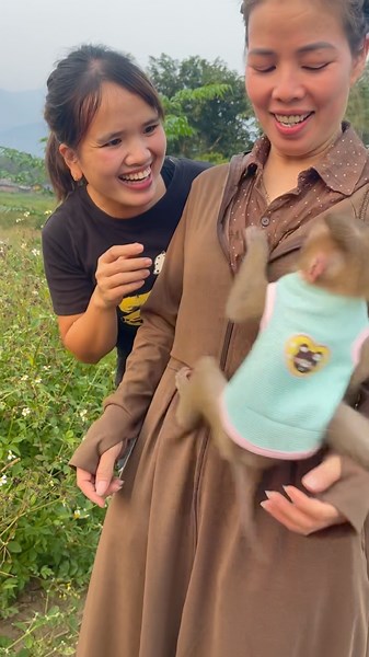 Little monkey Le Le does not want to go with strangers.#monkey ❤️🐒🥰🥰❤️❤️
