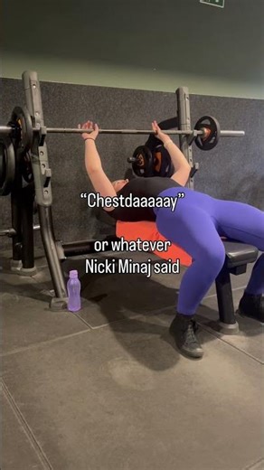 You won’t unhear this now 🤣 #benchpress #chestday #gymshorts