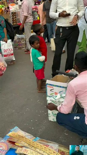 Helping hand❤ Nawaz Alishah #humanity #reaction #emotional #Motivation #kindness #poor #help #trend #reels | Nawaz Alishah