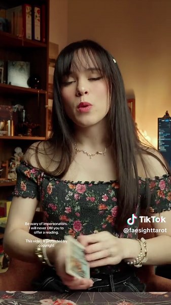 Understanding Court Cards in Tarot Readings