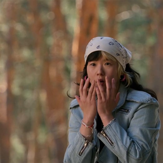 Once you see it, you must have it. There’s no escaping the Galaxy Z Flip. Join us for Galaxy Unpacked: http://spr.ly/6185PKbh1 #JoinTheFlipSide #SamsungUnpacked #Samsung | Samsung