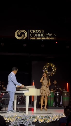 Cross Connection Church on Instagram: "🎶🎄¡Que velada tan especial! Entre melodías navideñas, alegría boricua y corazones rendidos, recordamos que Cristo nació para traer luz, paz y salvación. Jesús es el centro de nuestra Navidad ✝️✨#navidadenpuertorico #conciertonavideño #pianomusic #jesús"
