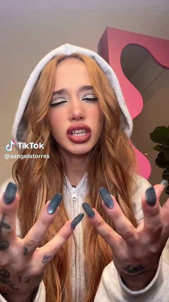 Angela Torres: La Rompiente del Entretenimiento