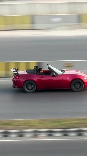 Exploring the Mazda MX-5: A Sportscar Icon