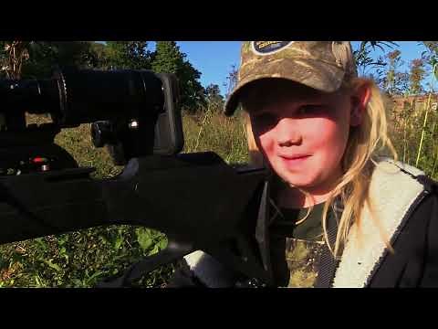 6 year old girls first deer: Big buck with a crossbow