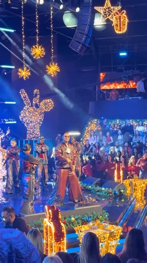 PopGündem on Instagram: "O Ses Türkiye Yılbaşı Özel’de Lvbel C5 sahne aldı. 🎄 • • #osestürkiyeyılbaşı #lvbelc5"