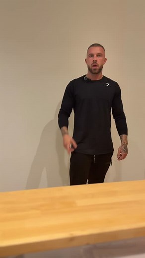 Wenn dein Gen Z-Team mal wieder im Energiesparmodus ist… und der Chef auf 100.000 Volt läuft ⚡😂 #ems #fitbox #badenbaden #motivation #personaltraining #fitness #emstraining #workout #gym #worklifebalance | fitbox Baden-Baden Zentrum