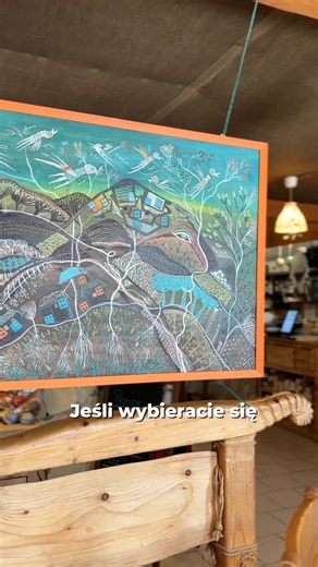 🐻 Kultowa, kulinarna perełka na mapie Podkarpacia, czyli Restauracja Niedźwiadek w Ustrzykach Dolnych! 🌄 . Jeśli chcesz spróbować prawdziwych, regionalnych smaków, to trafiliście idealnie! 💚 . Na naszym stole wylądowały pielmieni w rosole, pierogi ze słodką kapustą i serem oraz nietypowe gołąbki ziemniaczane 🥟 Efekt? Pełne brzuszki i 100% zachwytu! 💯🥰 . Odwiedziliście już Niedźwiadka? 🐻 A może macie swoje inne ulubione miejsca w Bieszczadach, gdzie zawsze wracacie na obiad? 🏡 . . . Podka