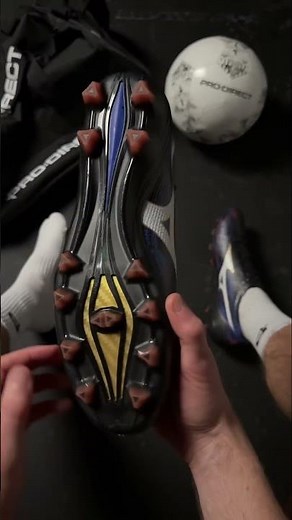 Only ballers know about these. An all-new Mizuno Alpha III just dropped and the colourway is special