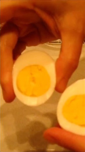 Master Cooking & Peeling HARD BOILED EGGS 😋 #egg #cooking #protein #easy #tutorial