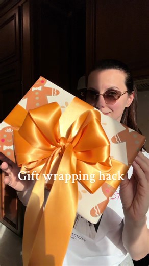 Clever Gift Wrapping Hacks for Christmas 🎁✨