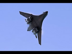 B-1B Lancer Goes Beast Mode — Low-Level Attack Pass Over Miami Beach!