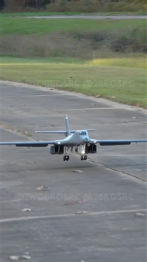 Watch this B-1B Lancer execute a perfect touch & go