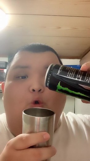 効果音シリーズ！飲み物を注ぐ音！似てたらいいねください！#バズりたい#おすすめに乗りたい #急上昇 #オコテール #笑ったらいいね