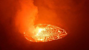 Panik nach Vulkanausbruch im Kongo - Gefährlicher Lavastrom stoppt kurz vor Millionenstadt