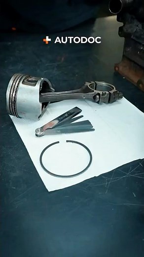 Here’s how to check piston-to-cylinder gap 👨‍🔧📏 #howto #check #piston #cylinder #car #auto