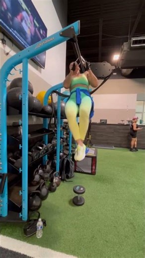 Never give up, keep trying. New PR 12 Commando pull-ups#natty#over50#goals#strongwomen#fitness#newpr