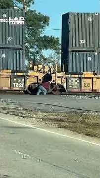 My wife tried to move the train on her own 🤣👏 (🎥: ViralHog)