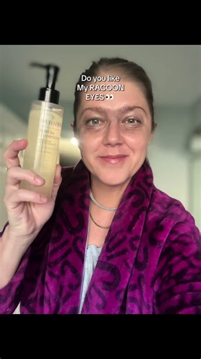 #CapCut do you cleanse your skin??? Have you ever tried this product? Just look how quick it took my makeup off. Literally the best of the best!! Lasts for about 8 months! Amazing! #kbeauty #cleanser #skincare #creatorsearchinsights
