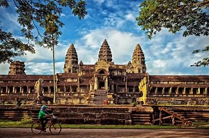 Cruising On The Mekong With Lucy! Take a look as our cruise consultant Lucy tells us all about her trip to Vietnam & Cambodia with APT River Cruises! She tells us all the details about her experiences from Ho Chi Minh City to Siem Reap... Click here to find out more - https://goo.gl/rc64BR Click here for 2 for 1 Mekong River deals - https://goo.gl/6Eww2k | Cruise.co.uk