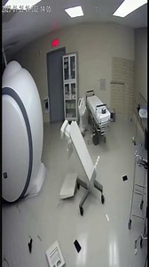 CCTV: Poltergeist Destructor Explota Monitor de Equipo Médico en Sala de Hospital (Terror)