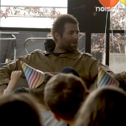 Witness the breaking of the internet as Noisey invites a gang of kids to ask rock’n’roll icon Liam Gallagher any questions they want. They discuss everything from naughty brothers with small feet to whether humans can fly and whether Liam gets treats after a show. | VICE